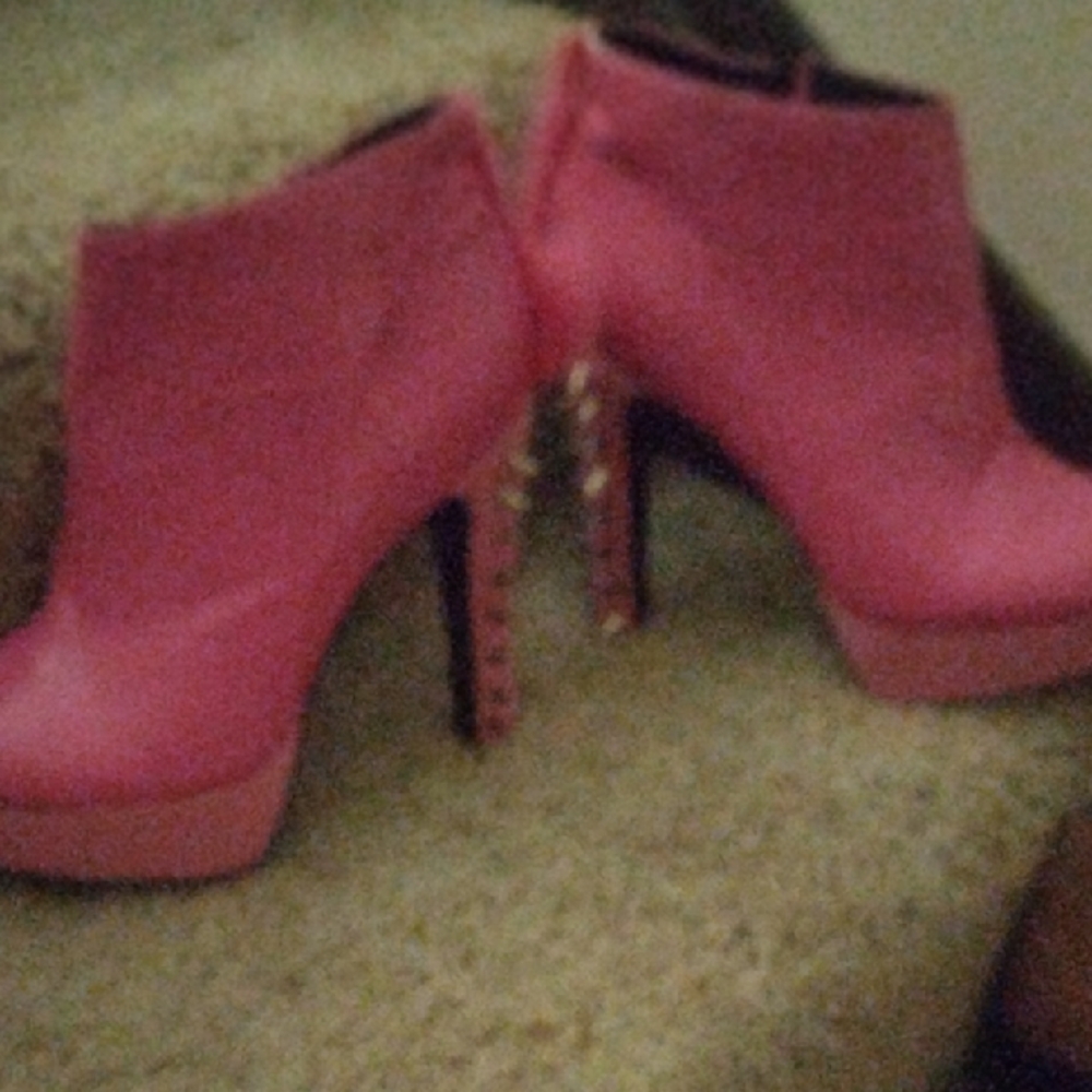 Elegant Pink Ankle Boots